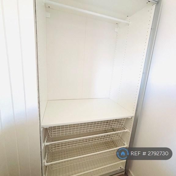 1 bedroom in a flat share to rent - Photo 1