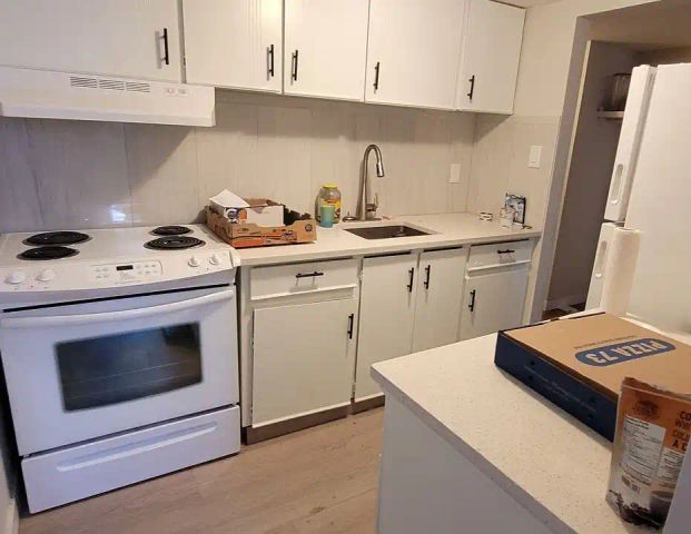 1 year renovated 3 Beds 1 Bath Townhouse for rent — 3 Bedrooms Fourplex - Photo 1