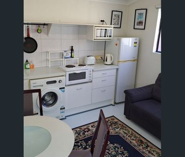 Fully Furnished granny flat - Photo 3