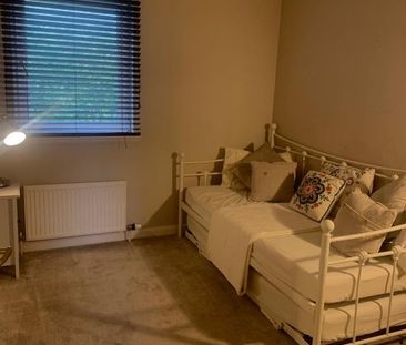 2 Bed Flat, Innellan Gardens, G20 - Photo 5