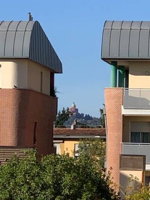 Massarenti/S. Orsola: ampio bilocale parzialmente arredato - Photo 1