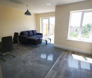 Clews Views, Heathfield, Mount Pleasant, Swansea. SA1 6AL - Photo 3