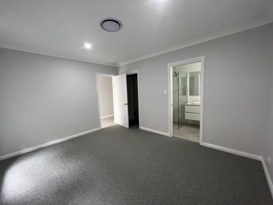 Executive Style Villa in North - Photo 1