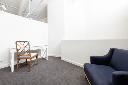 Spacious Woolstore Apartment for Rent - Photo 3