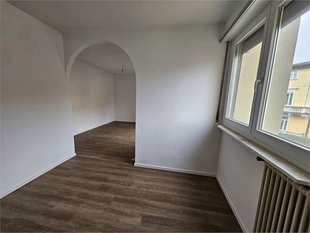 Chiasso, ampio 2.5 locali ristrutturato - Photo 3