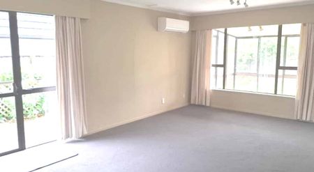 A lovely , sunny stand-alone, house in Waterloo - Photo 4