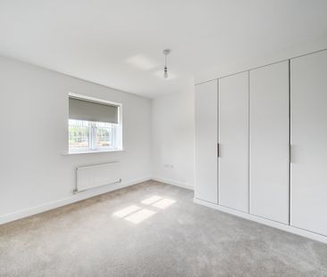 Upton Lawn Grove, Northampton - Photo 2