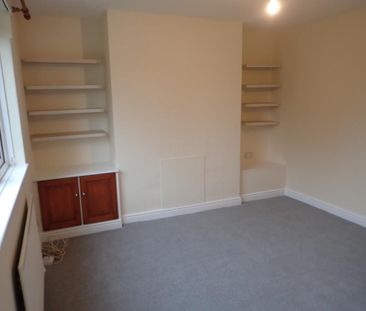 2 bedroom semi-detached house to rent - Photo 2