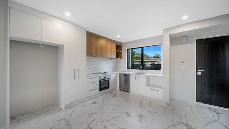 Lock-Up & Leave St Albans Living – Fully Furnished - Photo 2