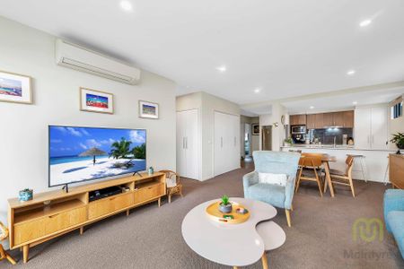 Prime Location with Lovely Lake Views - Photo 5