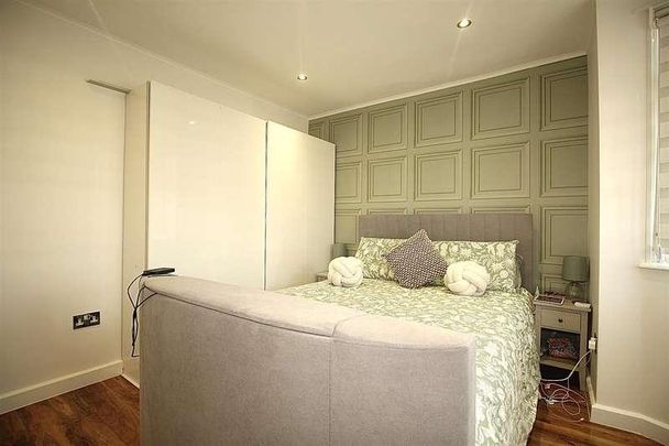 Bedford Crescent, Enfield, EN3 - Photo 1