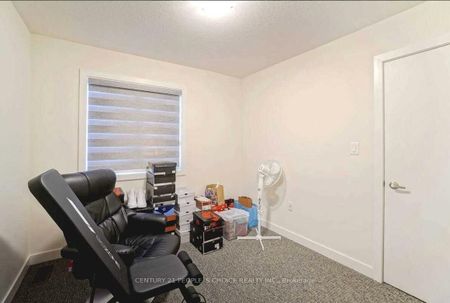 For Lease - 590 North Service Road, Hamilton, Ontario - Photo 5