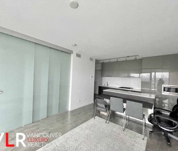 Condo in Burnaby, BC - Photo 3