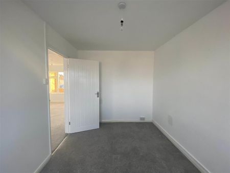 3 bedroom apartment to rent - Photo 5