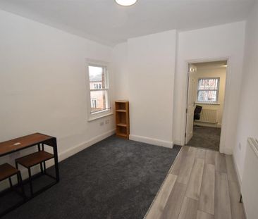2 bedroom private hall to rent - Photo 4