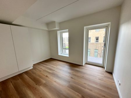 Delevenlig 3-værelses lejlighed i Nørresundby med altan - Photo 2