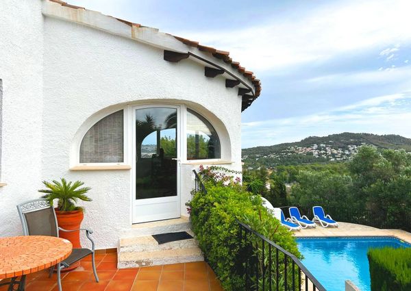 Villa for rent in Javea with 3 bedrooms and private pool