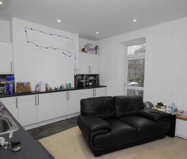 2 Bedroom | Flat 3, 9 North Road East, PL4 6AS - Photo 3