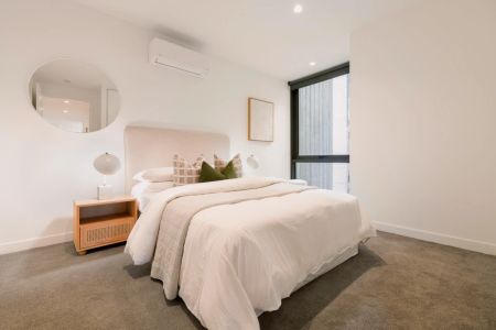 3 Bed 2 Bath(Furnished) - Photo 2