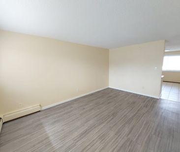 Bright 2 Bedroom Unit By Red Deer College!! - Photo 3