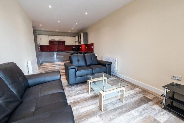 3 bedroom flat to rent - Photo 1