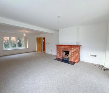 5 bedroom detached house to rent - Photo 2