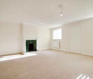 4 bedroom detached house to rent - Photo 1