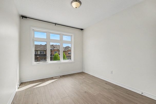 For Lease - 312 Lipizzaner Street, Stittsville - Munster - Richmond, Ontario - Photo 1