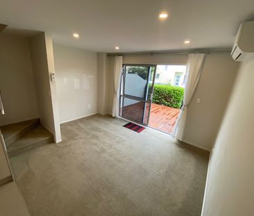 3-Bedroom, 3-Bathroom Townhouse in the Heart of Papakura – $620/week - Photo 1