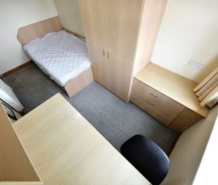 4 bedroom House in Howden Place (4 Bed), Leeds - Photo 6