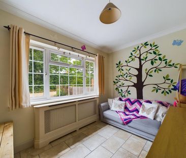 6 bedroom detached house to rent - Photo 5