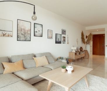 2 Bedroom Apartment For Rent in Marbella, Málaga - Photo 1