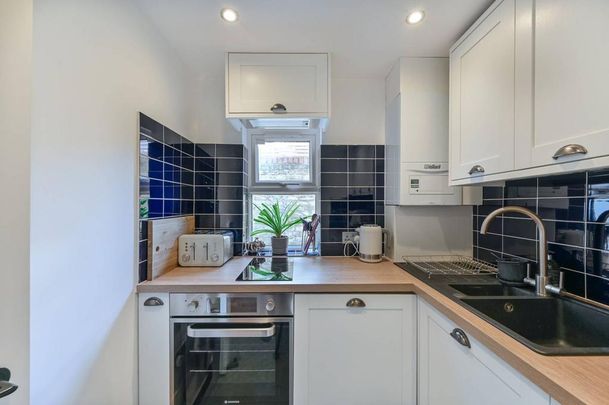 2 bedroom flat to rent - Photo 1