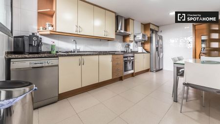 valencia, Valencian Community 46019 - Photo 5