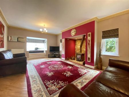 4 bedroom detached house to rent - Photo 4