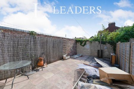 3 bedroom terraced house to rent - Photo 3