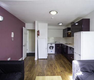 3 bedroom apartment to rent - Photo 1