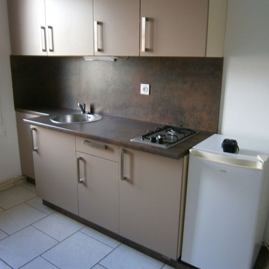 Dans belle maison, joli T1 entièrement rénové - Photo 1