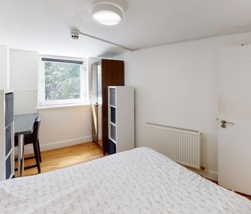 4 bedroom terraced house to rent - Photo 2