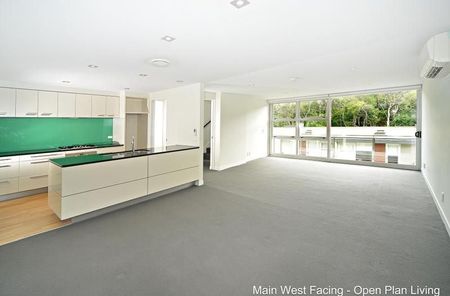 Parnell Townhouse 4BR away from street traffic - Photo 2