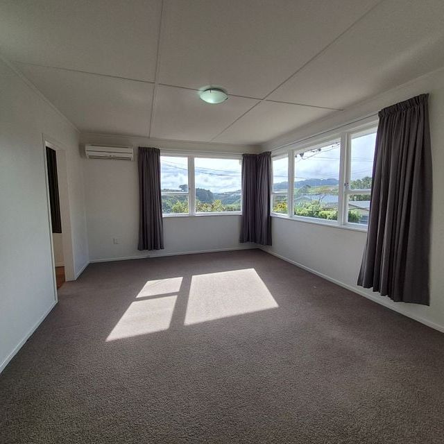4 Bedroom,Bus route,walk to schools - Photo 1