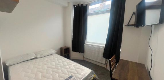 4 bedroom house share to rent - Photo 2