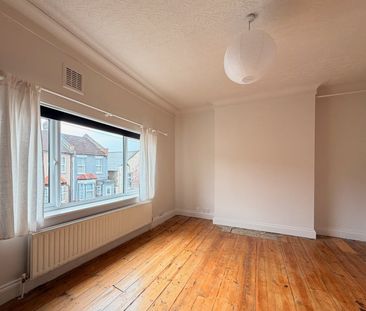 3 Bed Detached House, Bramley Close, E17 - Photo 5