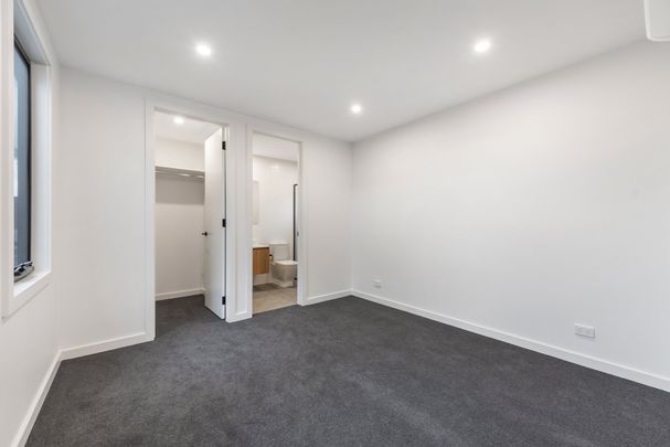 1/5 Normanby Street, Hughesdale - Photo 1