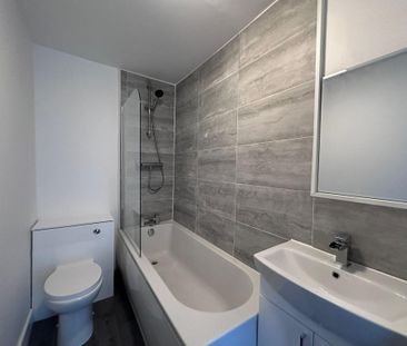 2 bedroom end of terrace house to rent - Photo 4