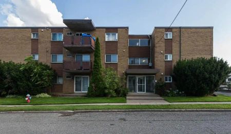 5964 Barker St. — Unit 5 - Photo 3