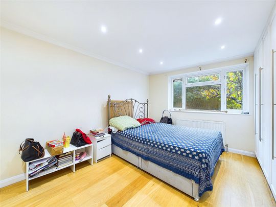 Railway Side, London - 1 bedroomProperty for lettings - Chasebuchanan - Photo 1