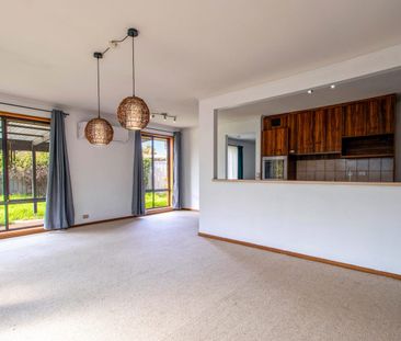 Family home in desirable location! - Photo 2