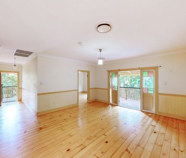 Beautiful Queenslander-Inspired Family Home in the Heart of Sherwood - Photo 4