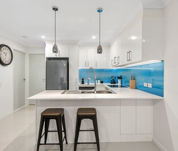 Central location - convenient to everything - Photo 6